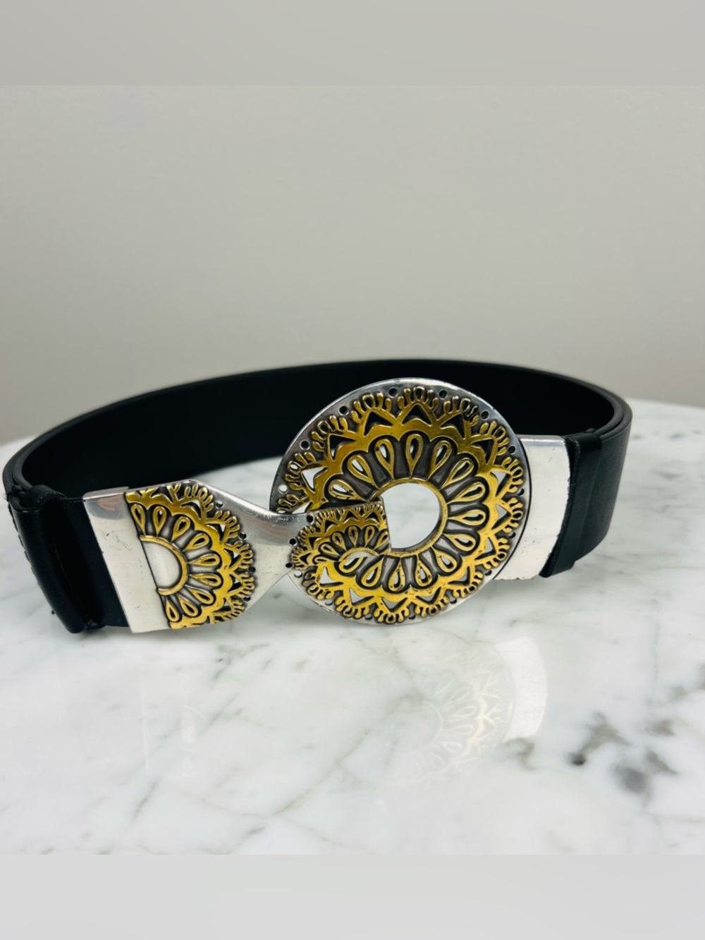 Vintage Chico’s Adjustable Leather Belt – Two-Tone Mandala Buckle – Size M/L